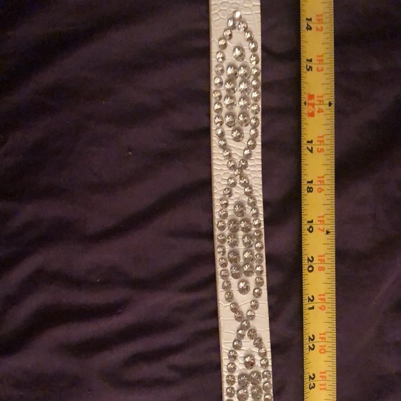 White Belt with Bling, NWOT - Picture 3 of 4
